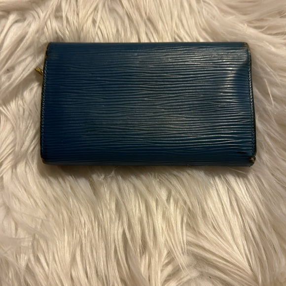 Louis Uvittion Blue Epi Tressor Wallet - Picture 12 of 12